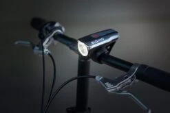 Sigma Aura-60 Mit Akku Für USB-Ladegerät -Shimano Store Sigma Frontleuchte Batterieleuchte LED Akku Aura 60 Lux USB 17700 4016224170004 070 28026d